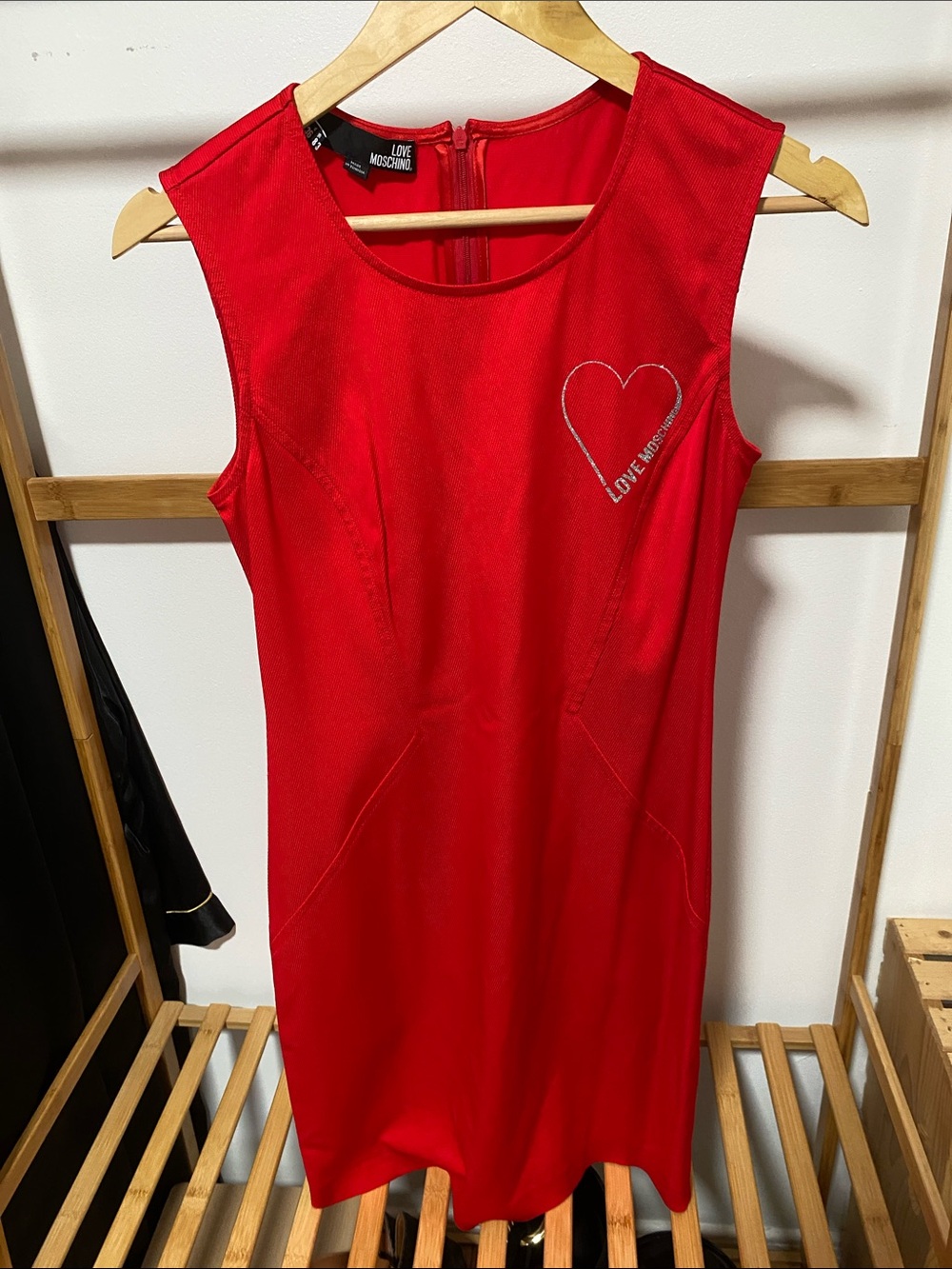 Red sleeveless dress